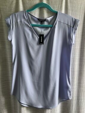 Express Light Lavender V-Neck Cap Sleeve Blouse XS NWT